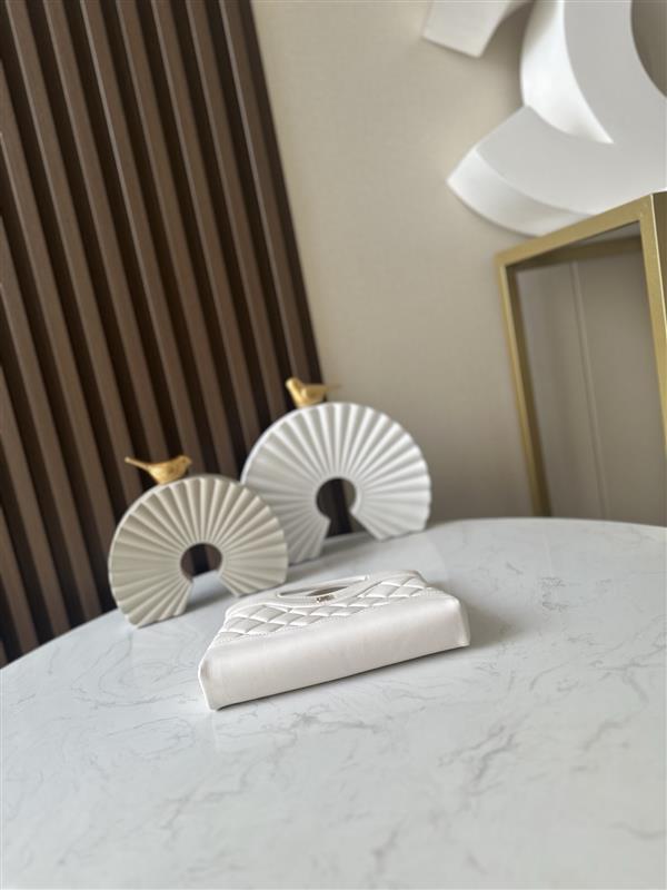 2026131221458684 570